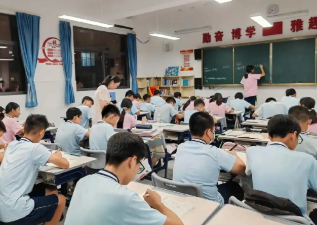 个性化计划打破单一升学途径搭建新高考多元升学通道