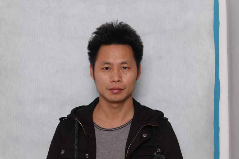 教科书式救援!广东一名体育老师潜入湖底救人,路人接力心肺复苏