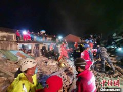 浙江龙港发生一起民房意外坍塌事故 2人死亡8人